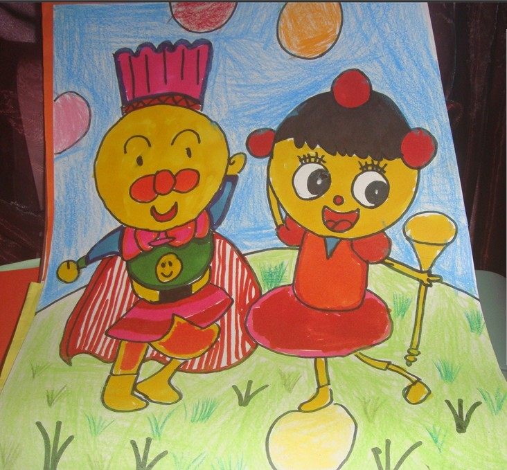 面包超人和小女孩一起跳舞