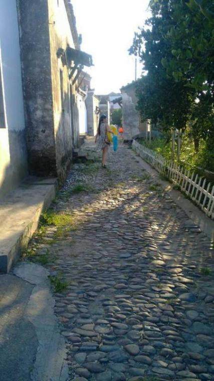 石头路