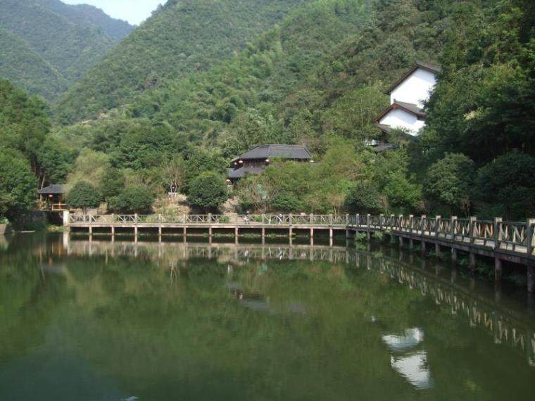 桐庐天子地的小湖