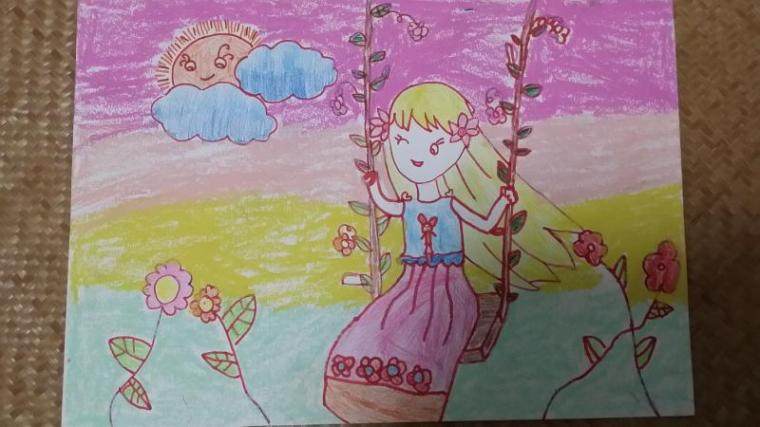 荡秋千的小姑娘