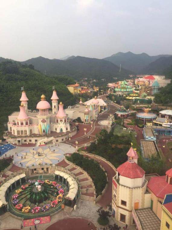 美丽的凯蒂猫家园